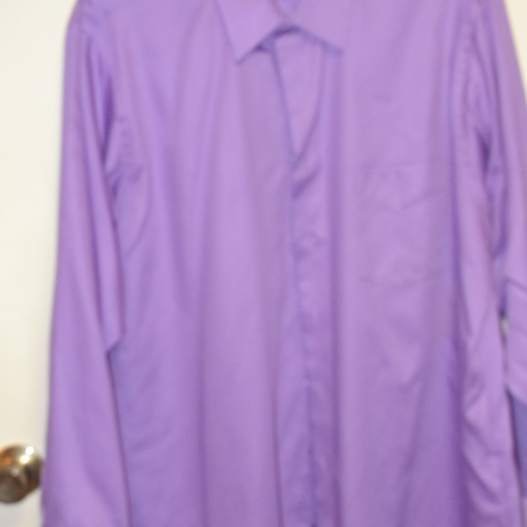 Lot of five Geoffrey Beene dress shirts - Picture 6 of 6